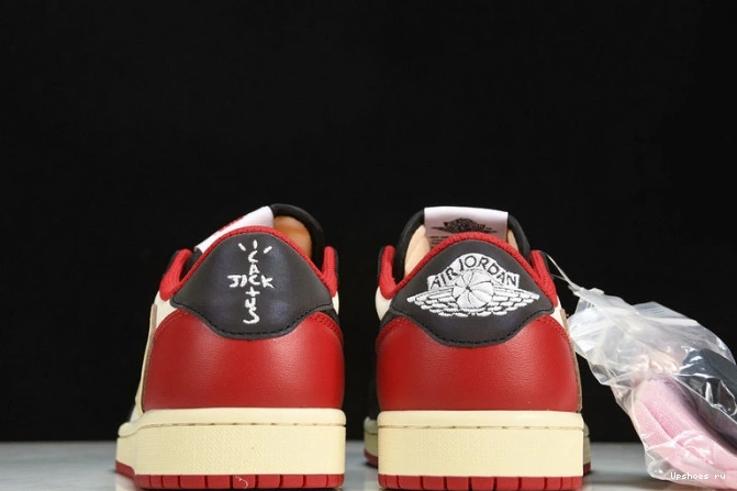 DM7866--140 OG TRAVIS LOW RETRO SP SCOTT 1  JORDAN  0402